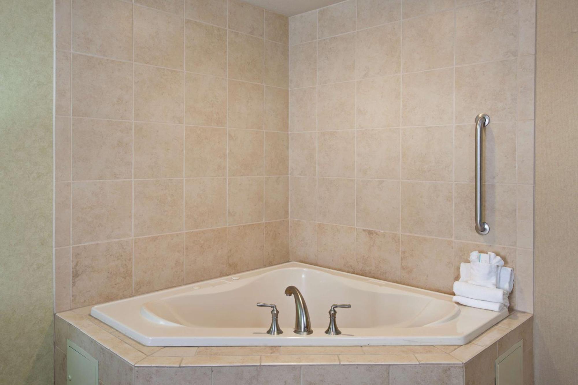 Hampton Inn And Suites מרסד מראה חיצוני תמונה