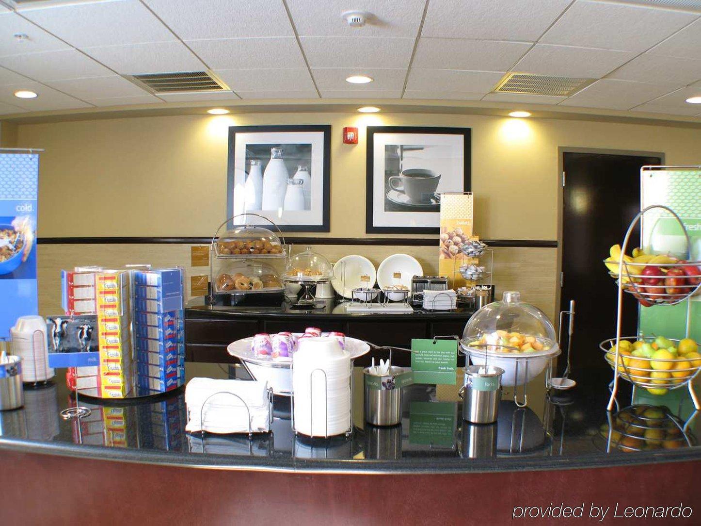 Hampton Inn And Suites מרסד מסעדה תמונה